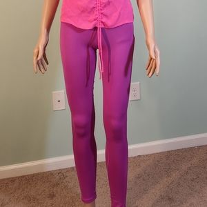 Lululemon size 4 magenta pink leggings NWOT